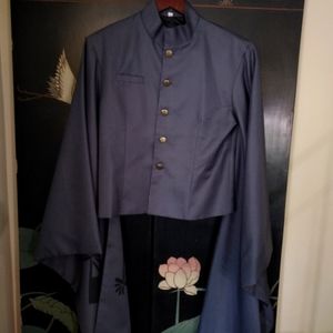 Waist length Oriental jacket with extended sleeves